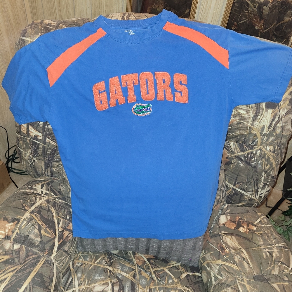 Pro-Edge Florida University Gators Team T-shirt. Size Lg. Nice.